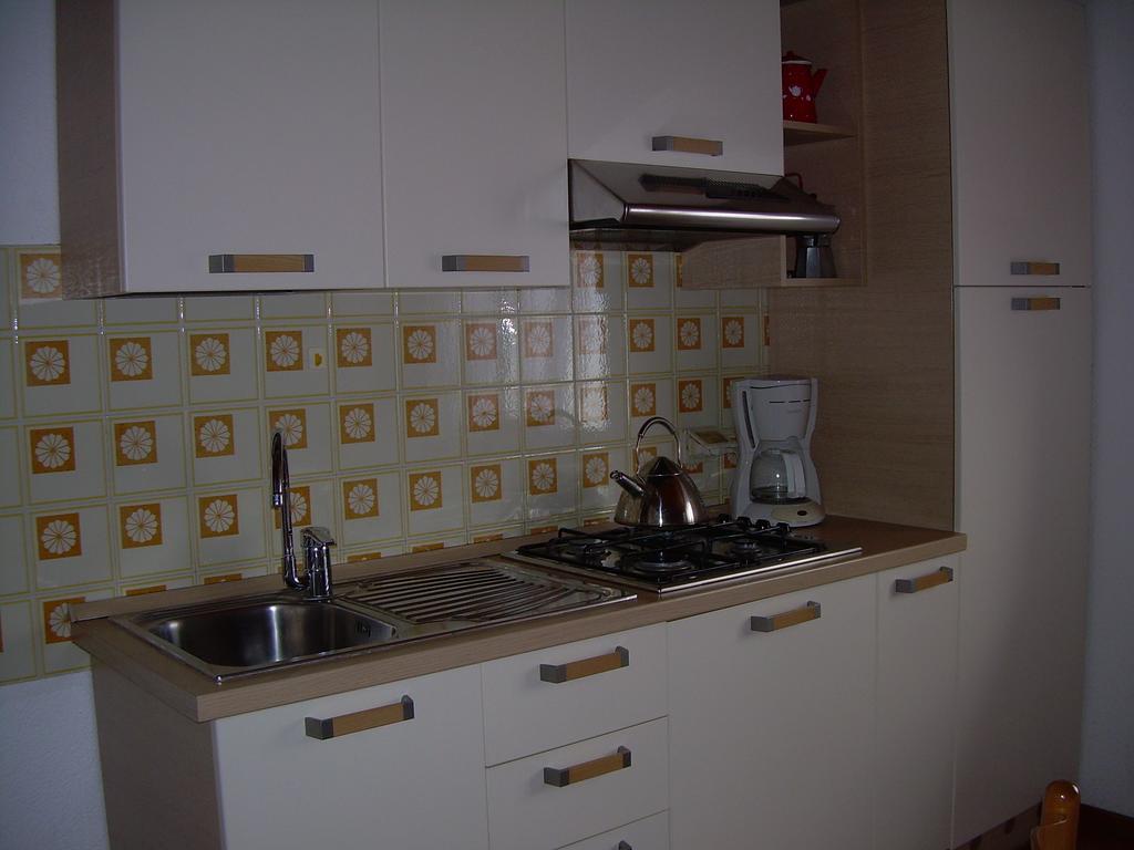 Casa Mary Lejlighed Brenzone sul Garda Værelse billede